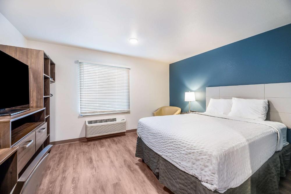 Standard Queen Room - Non-Smoking interior